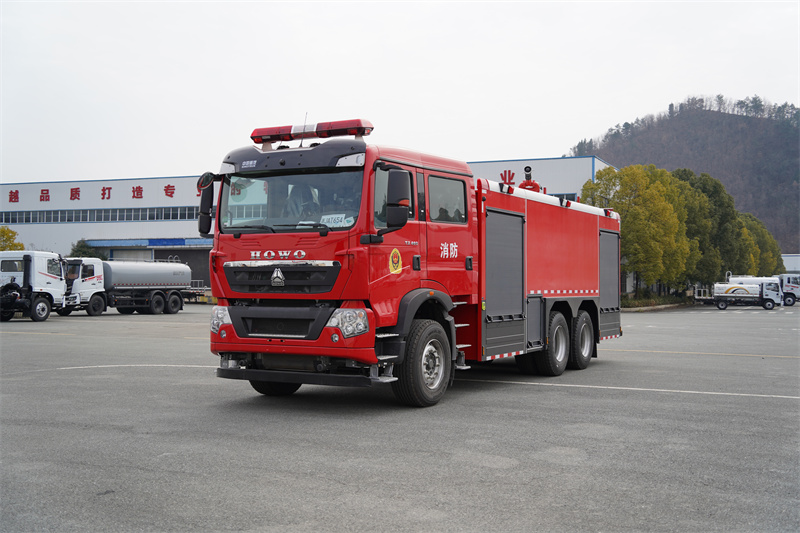 【汉成牌】重汽豪沃12吨泡沫消防车