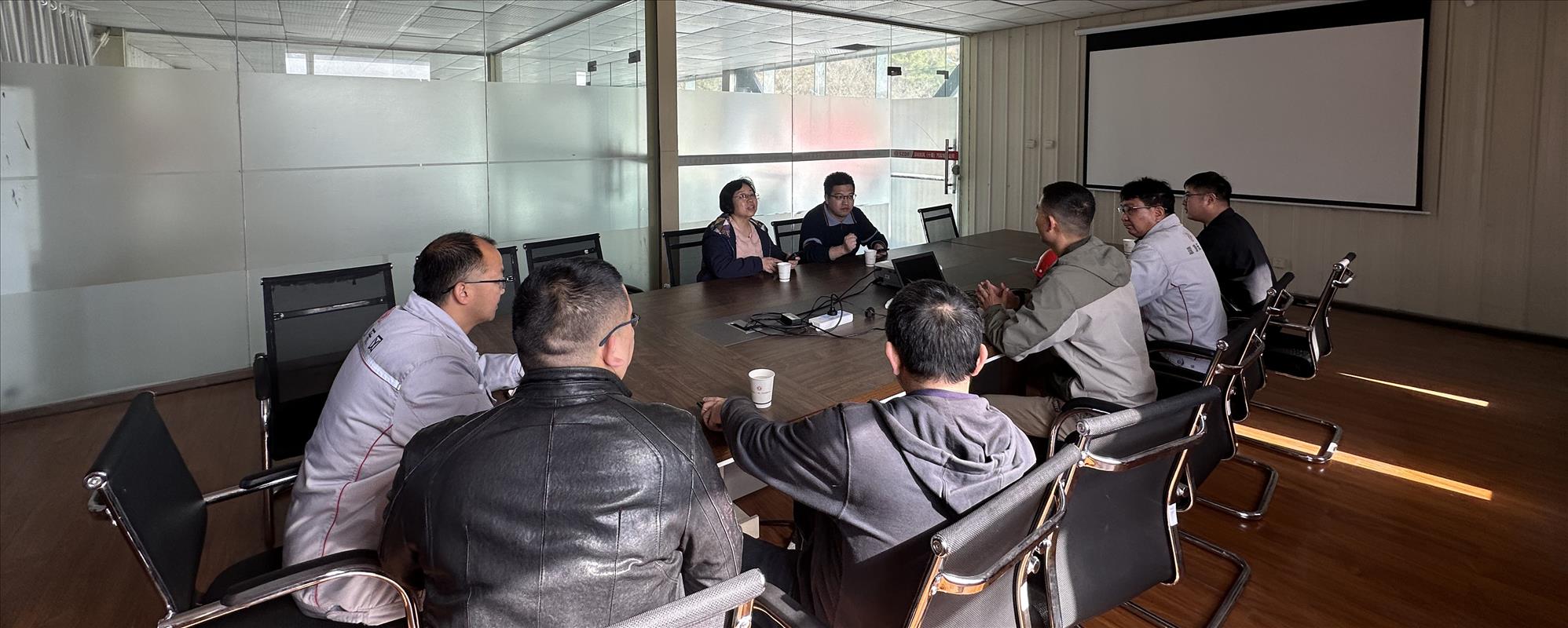 湖北特检院权威专家莅临深圳东风,助力危化新品开发!